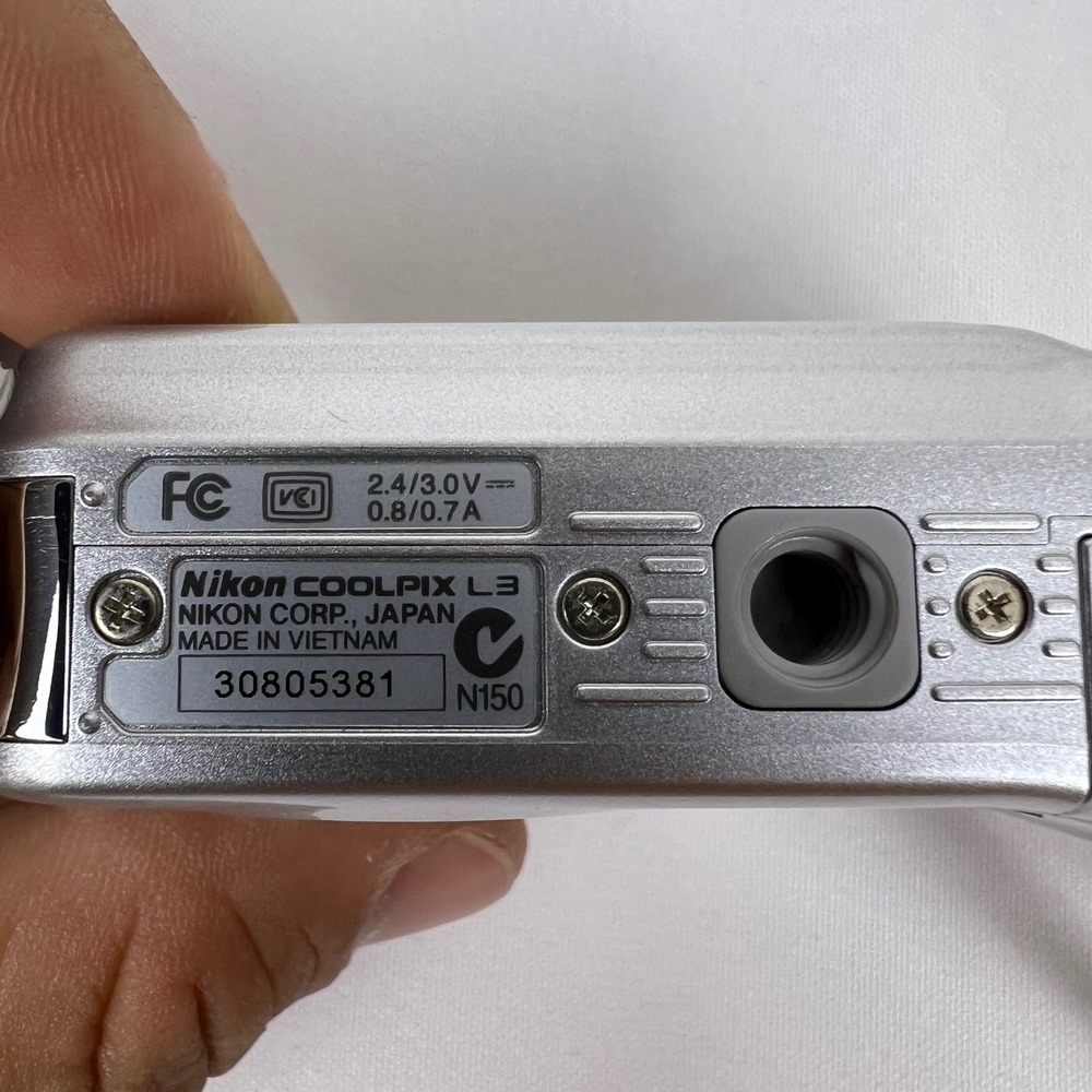 Nikon Coolpix L3 Digital Camera Silver 5.1MP 3x Zoom Excellent Y2K Retro P&S - Picture 4 of 6